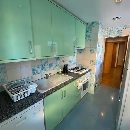 Marina Pool & Sea Apartment