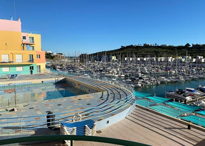 Marina Pool & Sea Appartement *