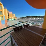 Daire Marina Pool & Sea
